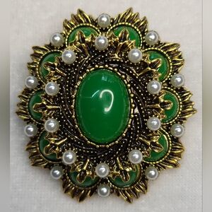 NEW Beautiful Vintage Style Green Cabachon Faux Pearl Filigree Brooch / Pin